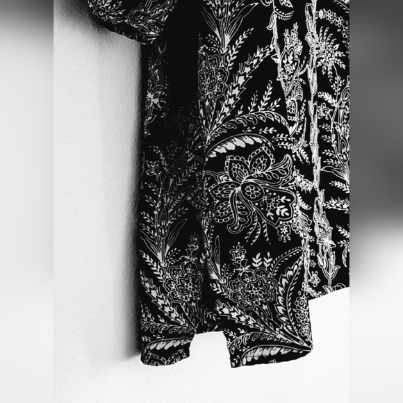 Catherines Women's Button Front Top Knotched Neck Short Seeves Sz 2X 22WP/24WP - Picture 7 of 8